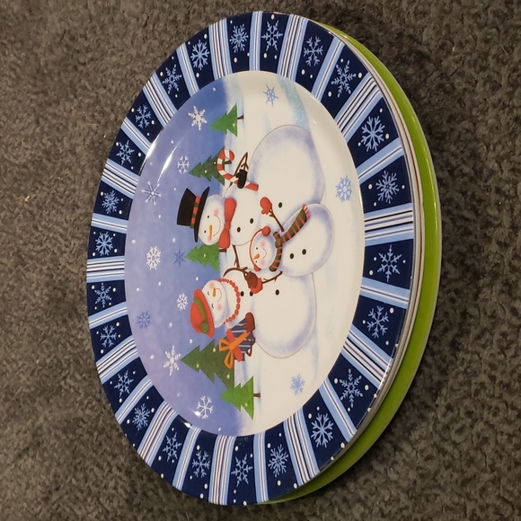 5 Christmas themed Melamine Plates EUC - Picture 3 of 5